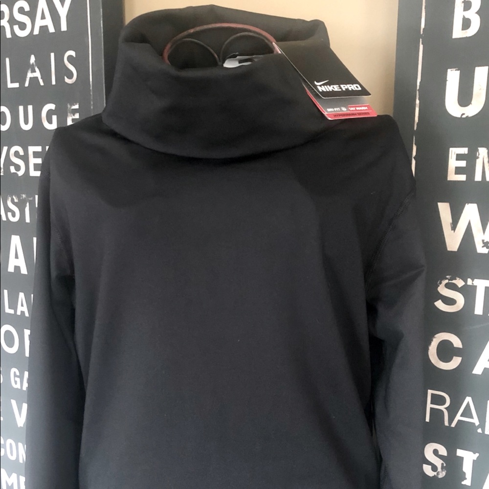NIKE DRI FIT - High neck pullover - M - NWT